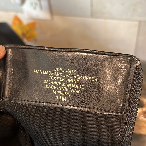 Worn twice size 11 boots - Picture 5 of 5